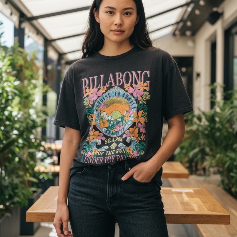 Billabong Charcoal Graphic Women's Tee size small oversized